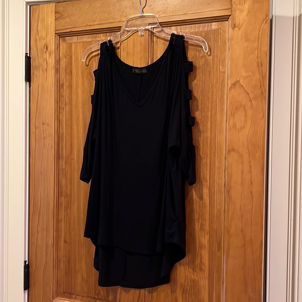 KLD V-neck top